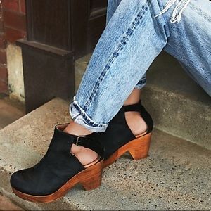 Clogs
